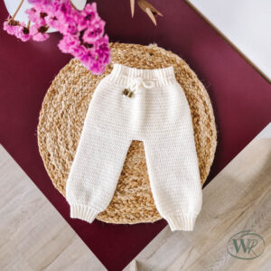 Roomwit merinowol babybroekje