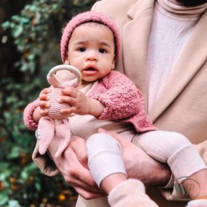 Roze gehaakt babyvestje van alpacawol